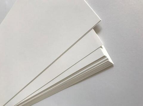 ​Het verschil tussen wit karton en wit kraftpapier